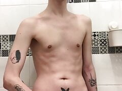 18 year old virgin jerks off in the bathroom and gets a juicy orgasm