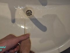 Evening PISSING to the Sink Before going to Bed CloseUp POV 4K