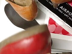 Shoe fuck of Japanes co-workers worn out shoes