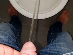 Master Ramon takes a piss in his sexy tight jeans, hot