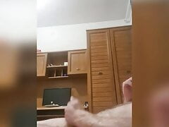 Muscular guy is doing muscle worship and jerking off 2 2