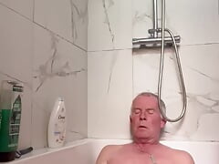 Wanking in the bath