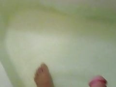 Playing withy big dick in tub