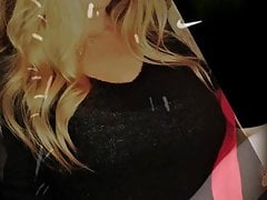 AshleighBee lovin to tease dicks with her big fake tits unti