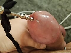 Homo Kotilainen Using Electric Pulses and Stimulation for His Gay Cock.