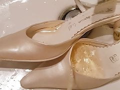 Another piss on her wedding shoes