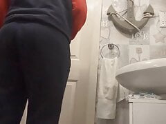 Came here drink my pee and swallow my cum