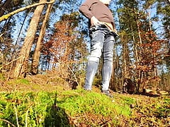 Early morning piss & jerk in nature