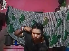 Maduri bhabhi wearing black sari